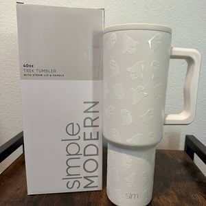 Simple Modern Ghost trek tumbler.